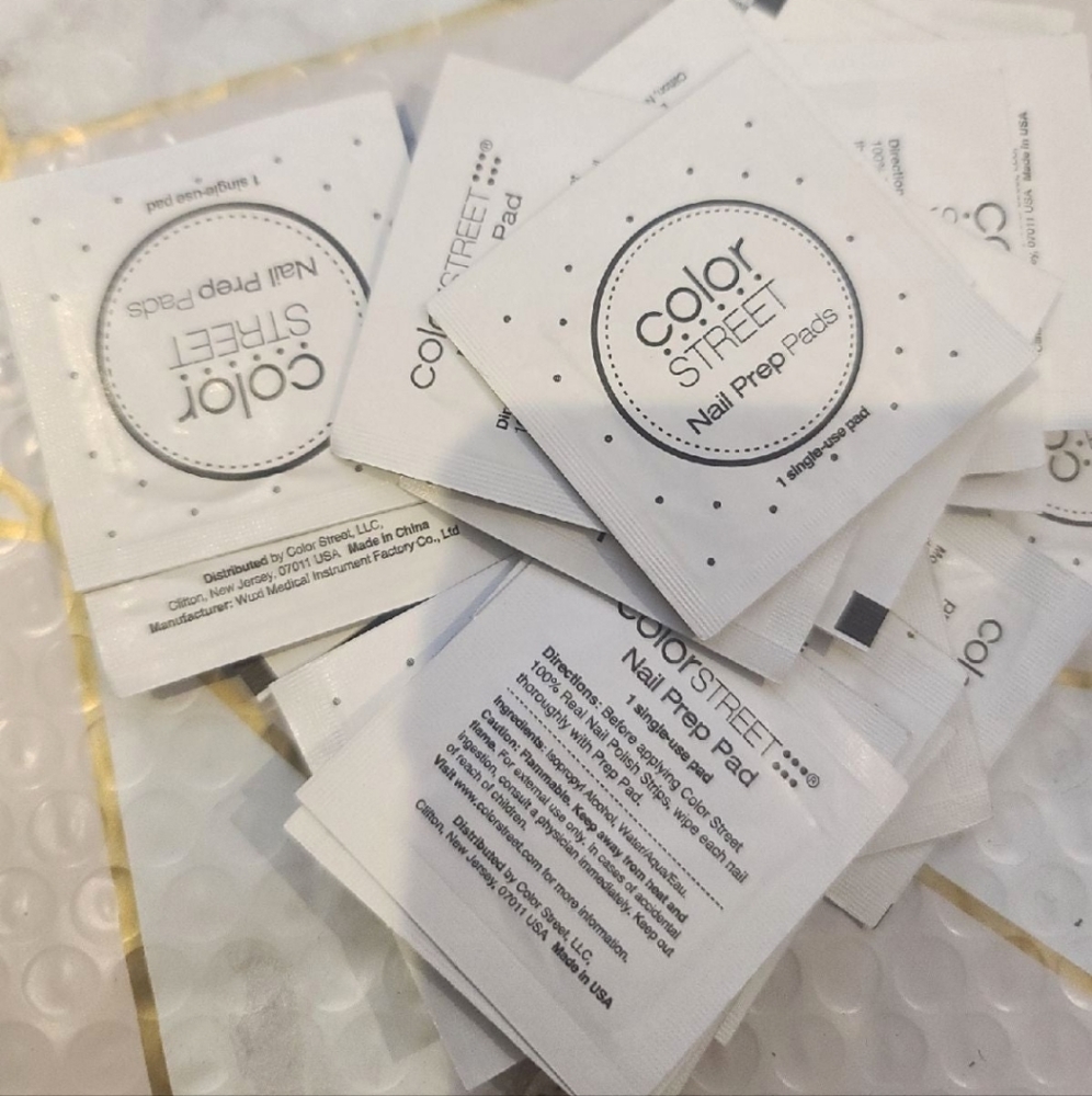 15 color street remover pads and 50 color street alcohol wipes